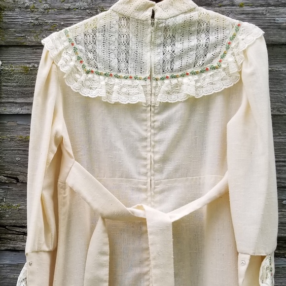 Hoot Owl 60s 70s Vintage Wedding Dress - Picture 4 of 8